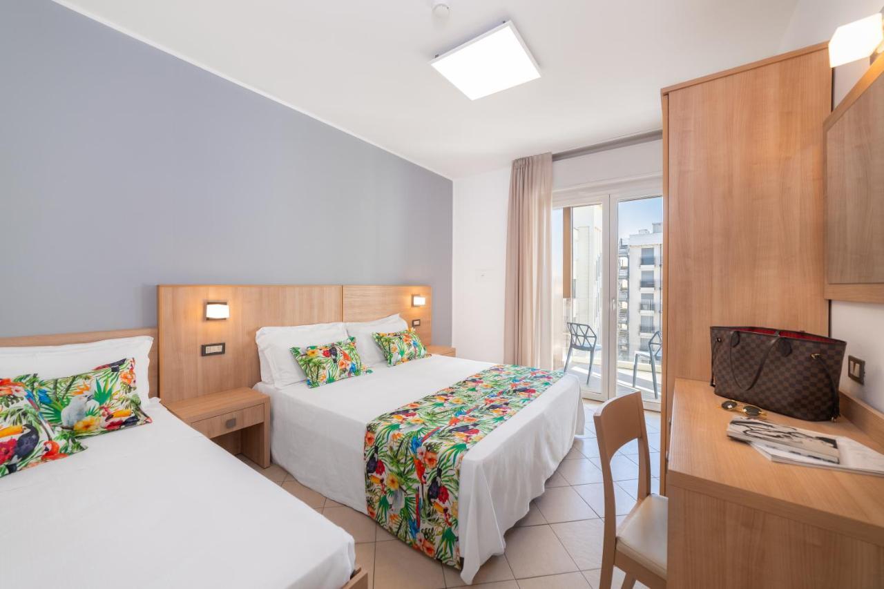 Hotel Amalfi - Smart Hotel Ричоне Екстериор снимка