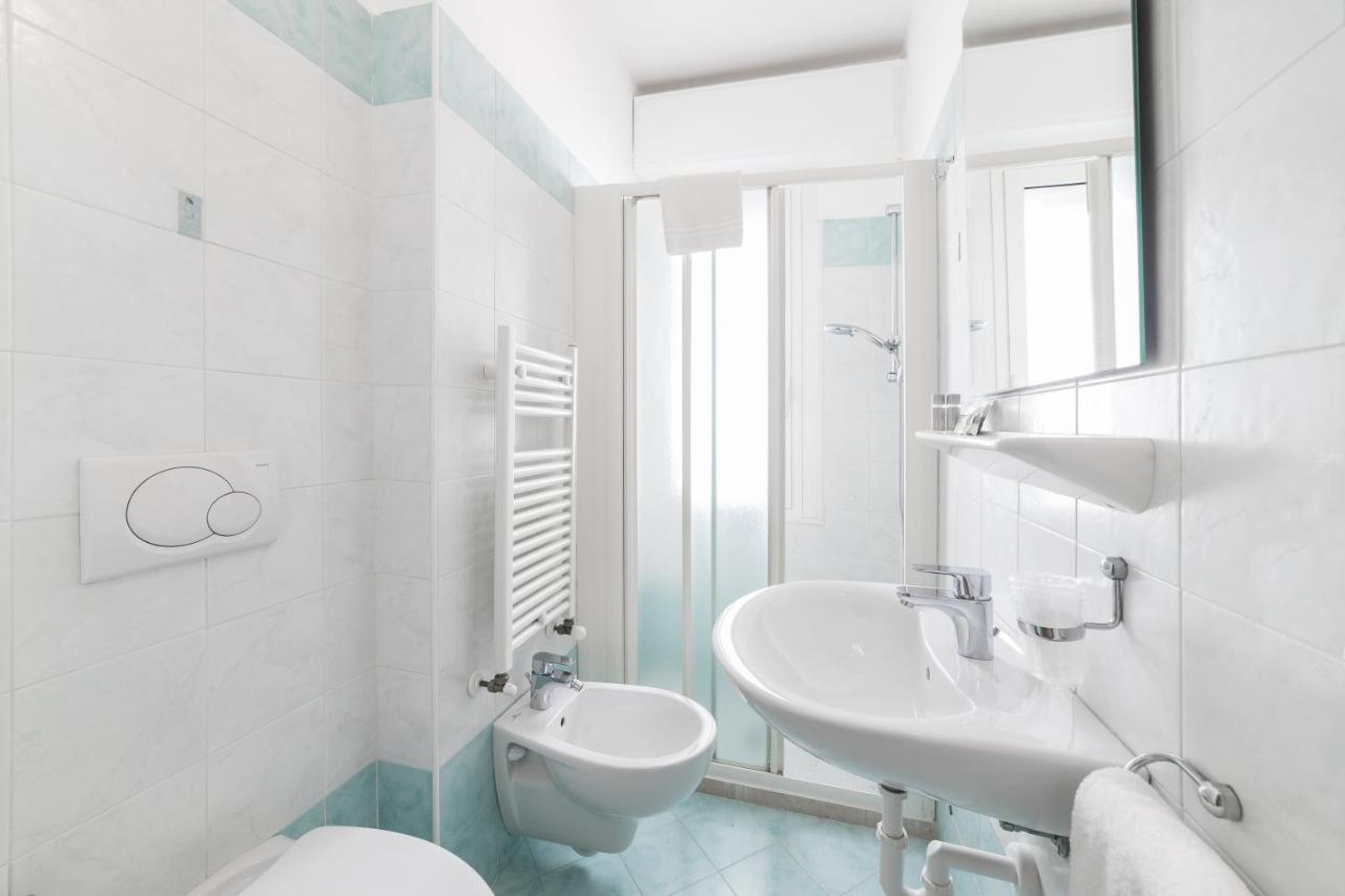 Hotel Amalfi - Smart Hotel Ричоне Екстериор снимка