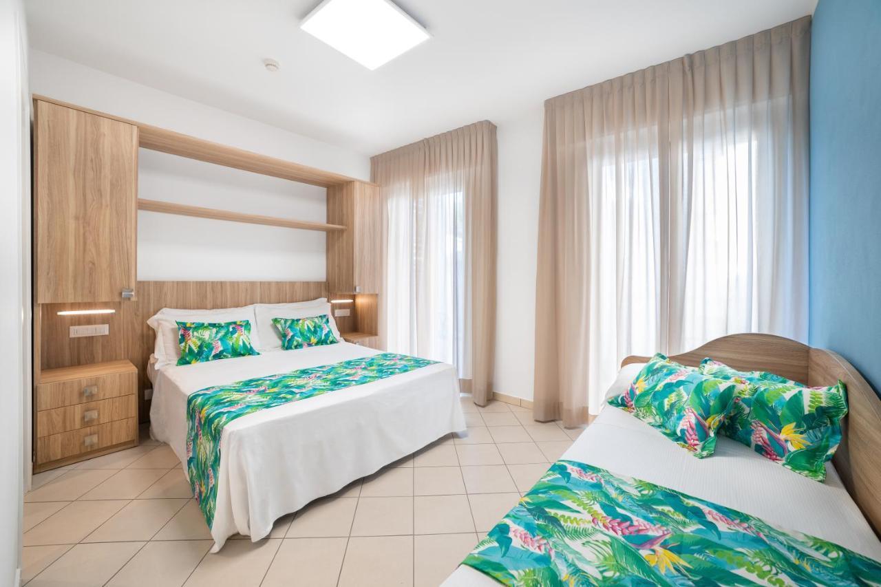 Hotel Amalfi - Smart Hotel Ричоне Екстериор снимка