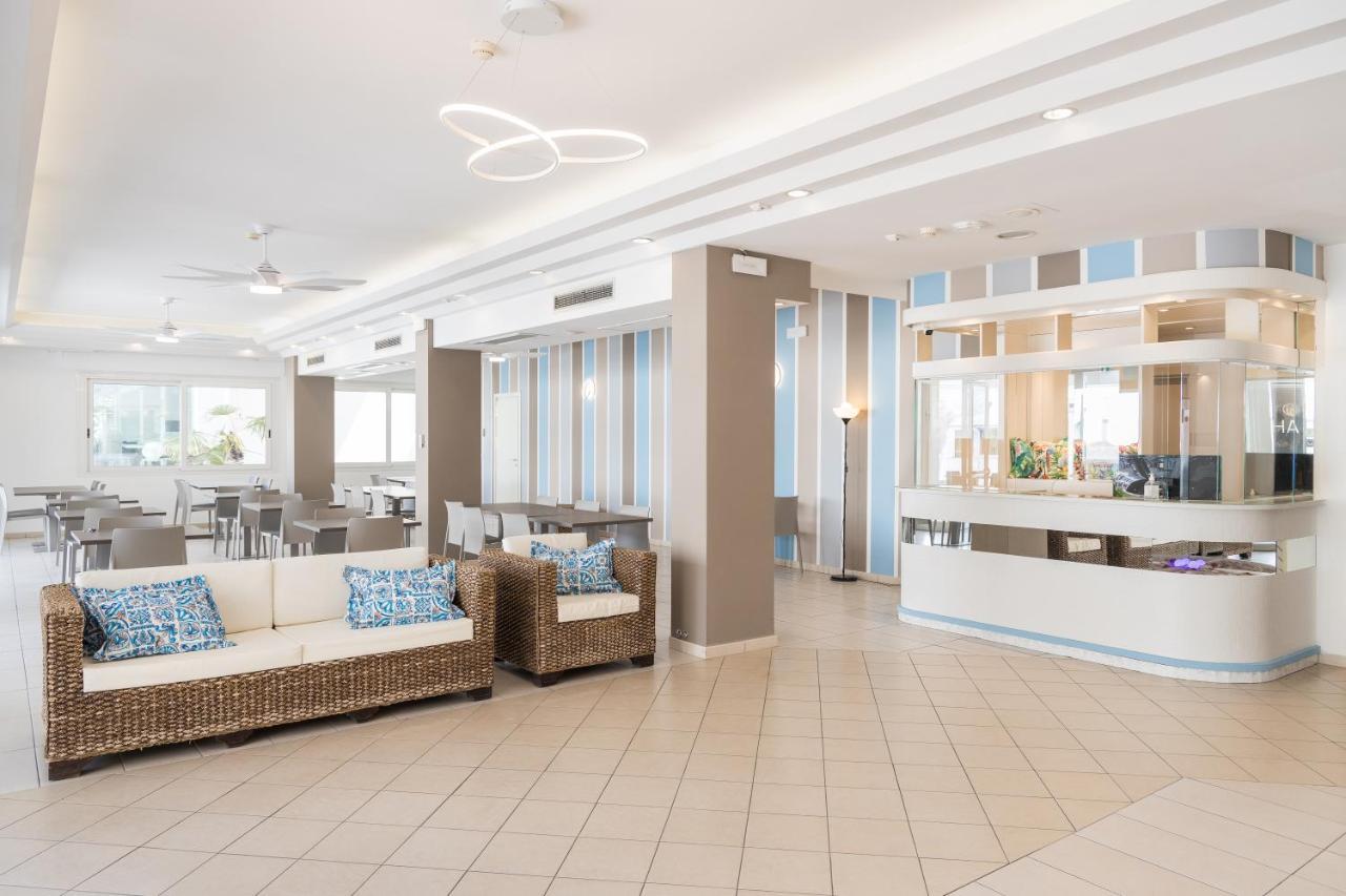 Hotel Amalfi - Smart Hotel Ричоне Екстериор снимка