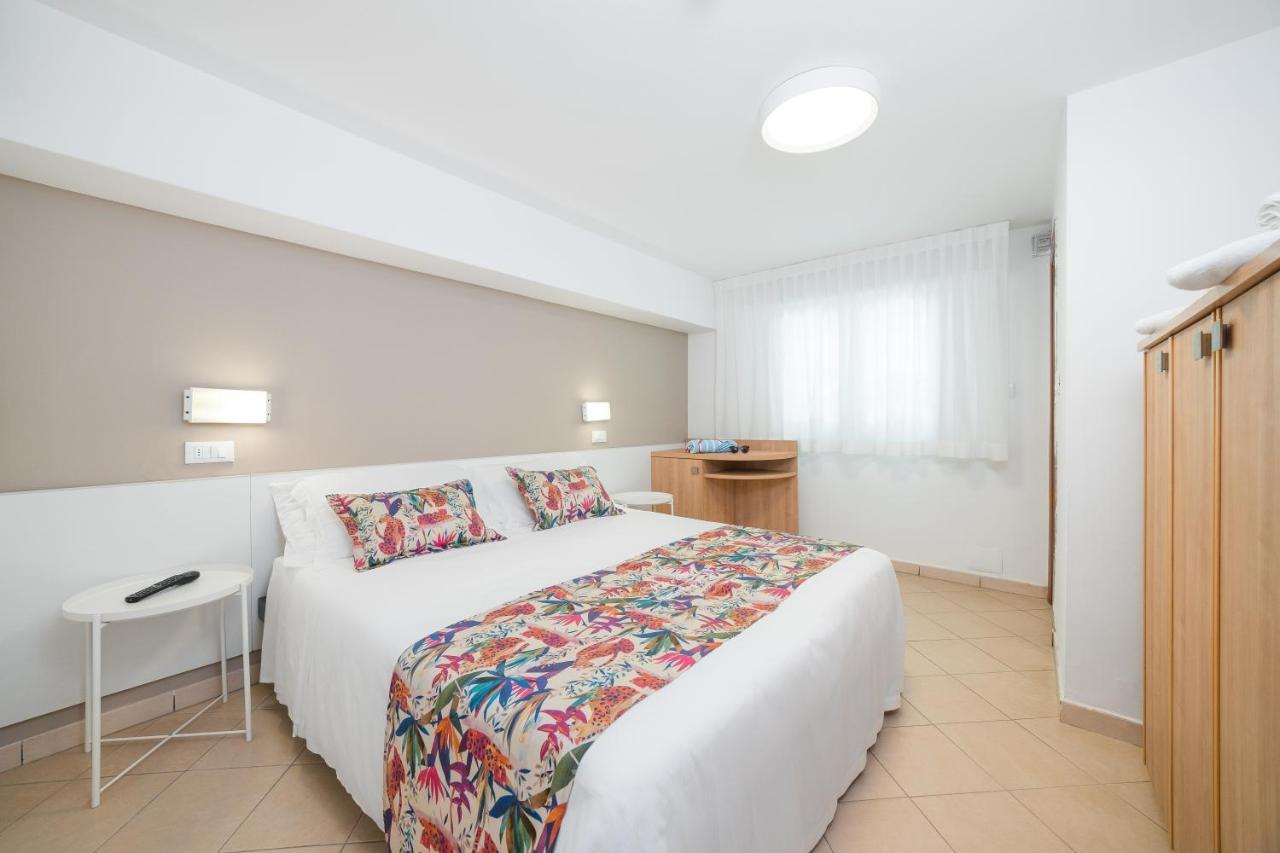 Hotel Amalfi - Smart Hotel Ричоне Екстериор снимка
