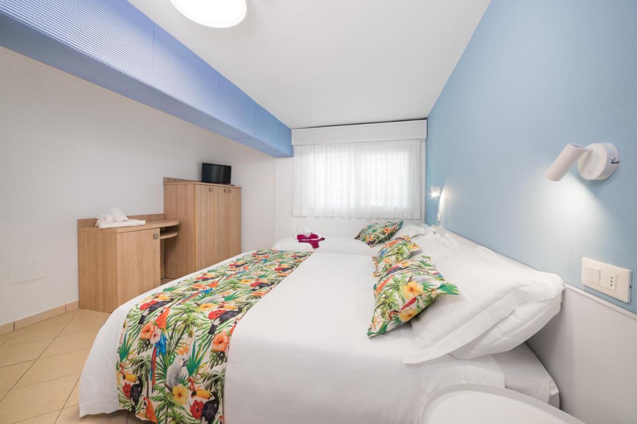 Hotel Amalfi - Smart Hotel Ричоне Екстериор снимка