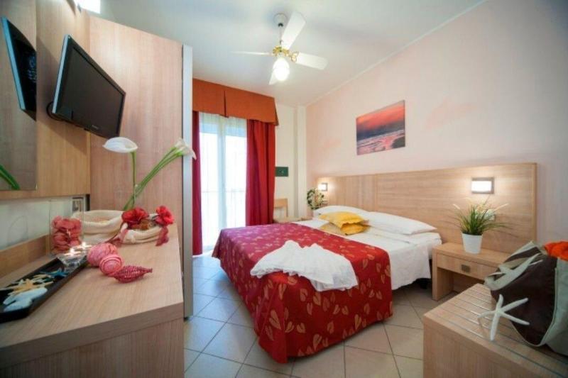 Hotel Amalfi - Smart Hotel Ричоне Екстериор снимка