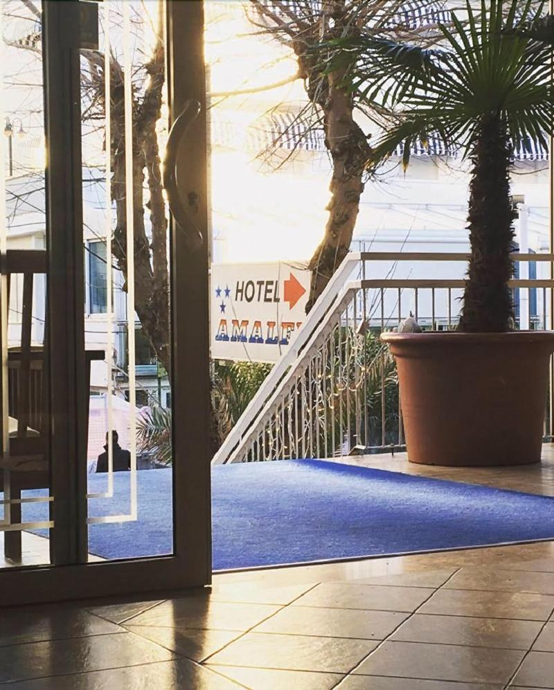 Hotel Amalfi - Smart Hotel Ричоне Екстериор снимка