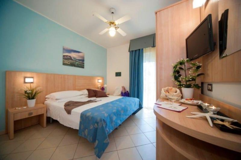 Hotel Amalfi - Smart Hotel Ричоне Екстериор снимка